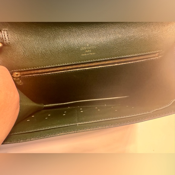 Louis Vuitton Taiga Clutch - Picture 6 of 13